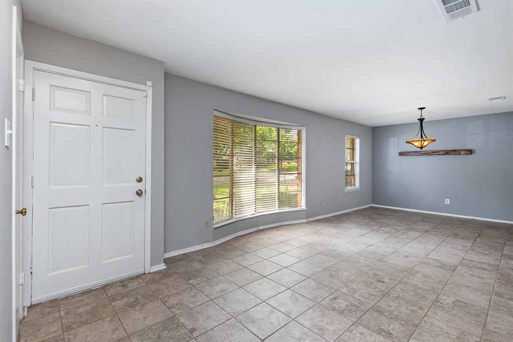 2306 Ravenwood Drive