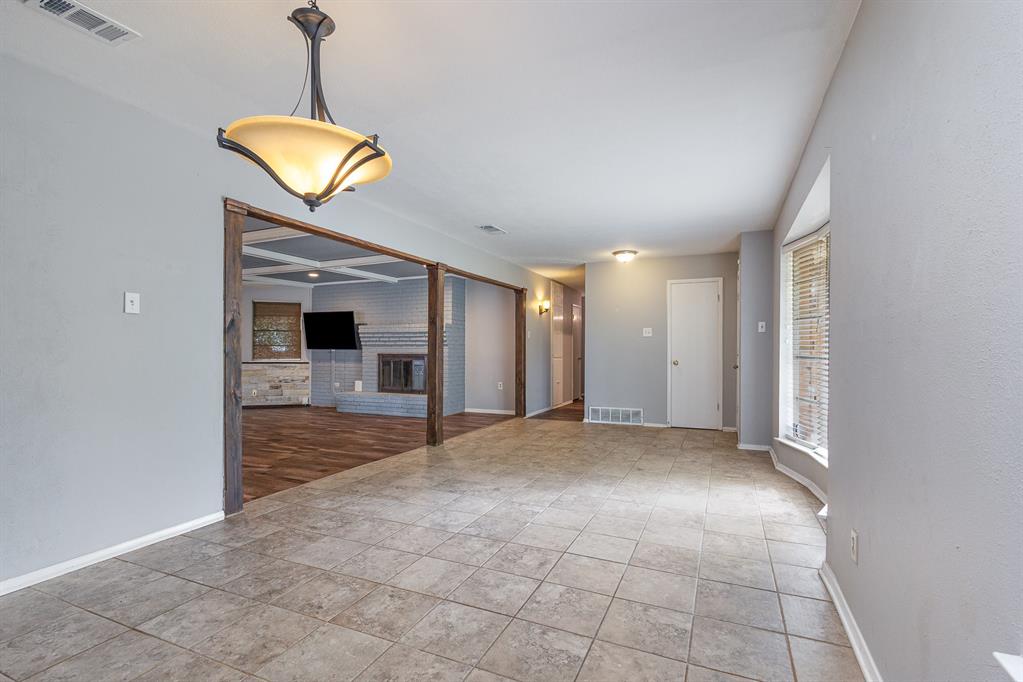 2306 Ravenwood Drive