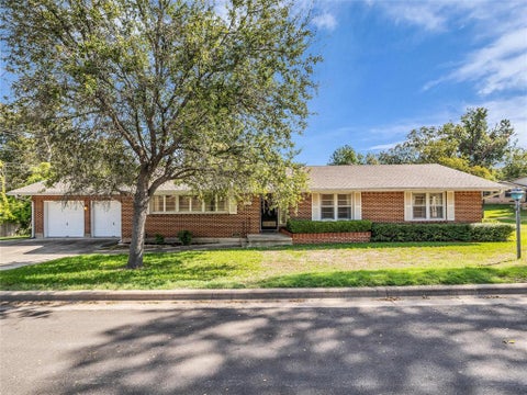 Photo of 101 Turtle Creek Road, Waco, TX 76710 (MLS # 21424557)