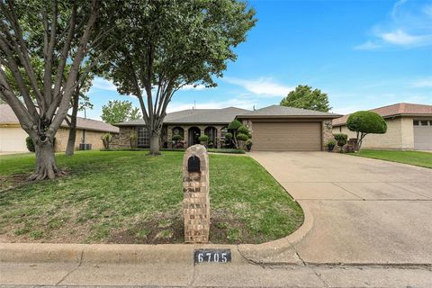 6705 Riviera Drive North Richland Hills TX 76180