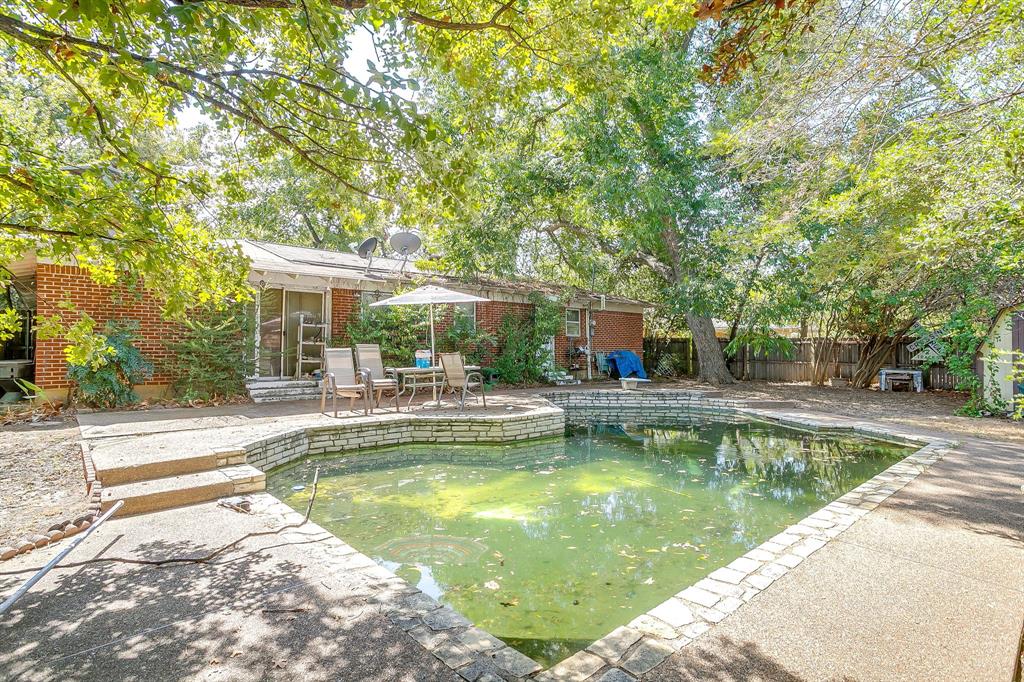 7205 Robinhood Lane