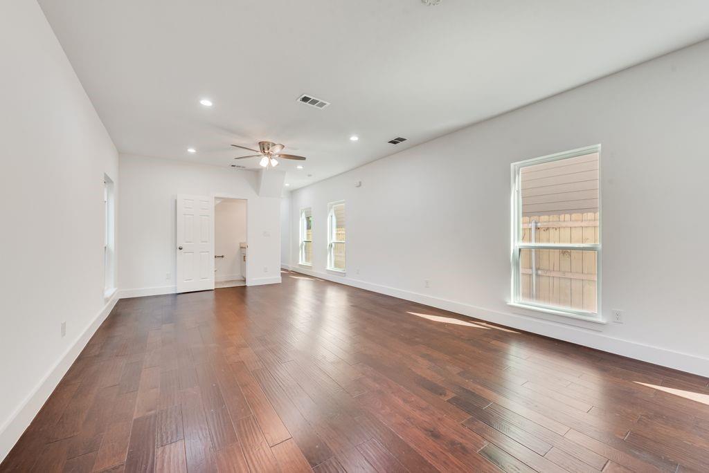 Lincoln Manor - Residential
