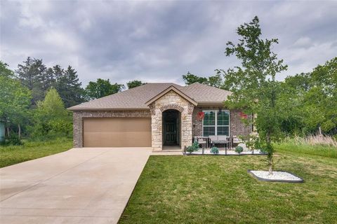 Photo of 3702 Pace Street, Greenville, TX 75401 (MLS # 21244087)