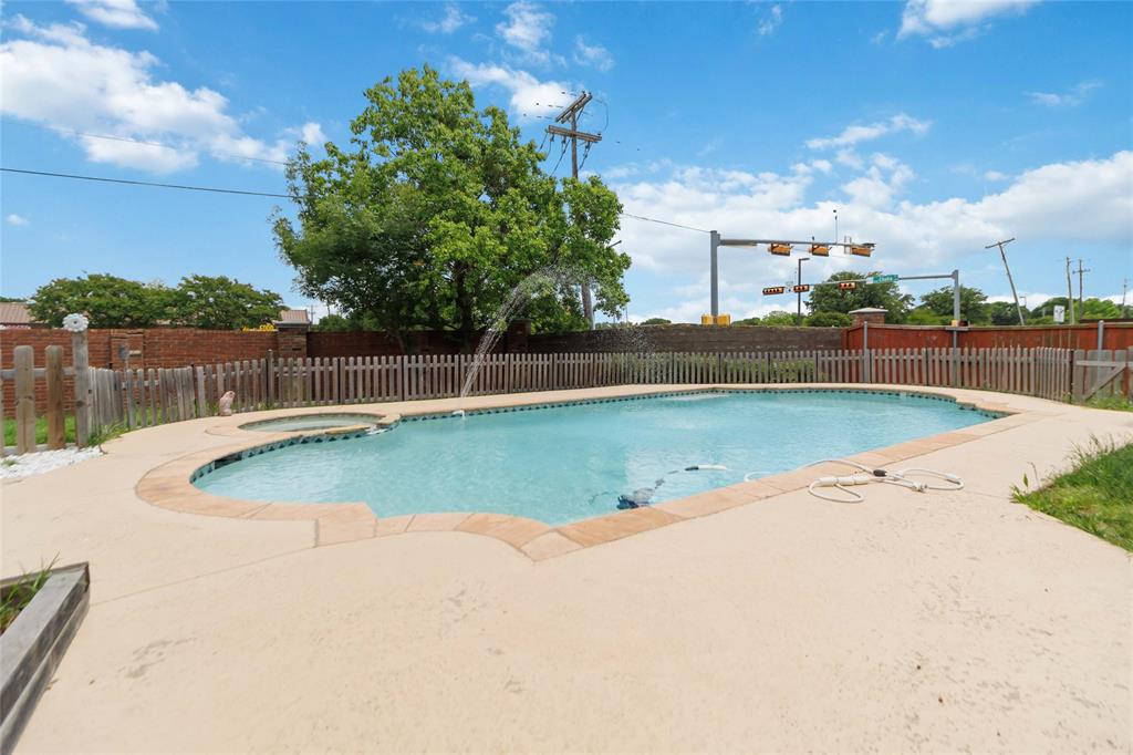 2502 Chapel Hill Drive