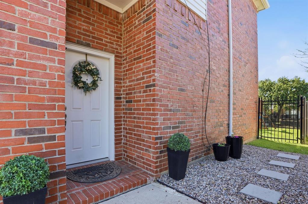 2316 Leafy Glen Court