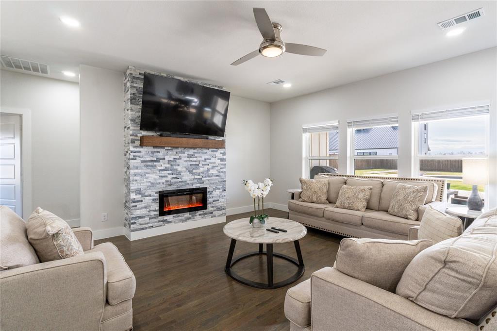 Thomas E Rowan Surv Abs 932 - Residential