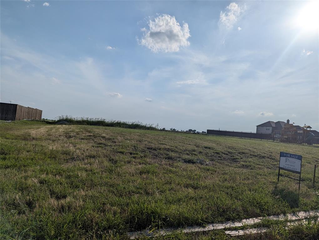 BRIDGES AT PRESTON CROSSING - Land