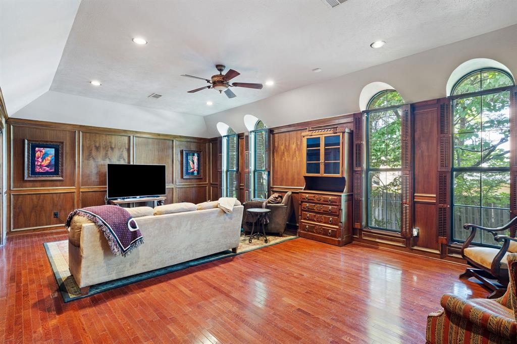 2 Nobhill Drive