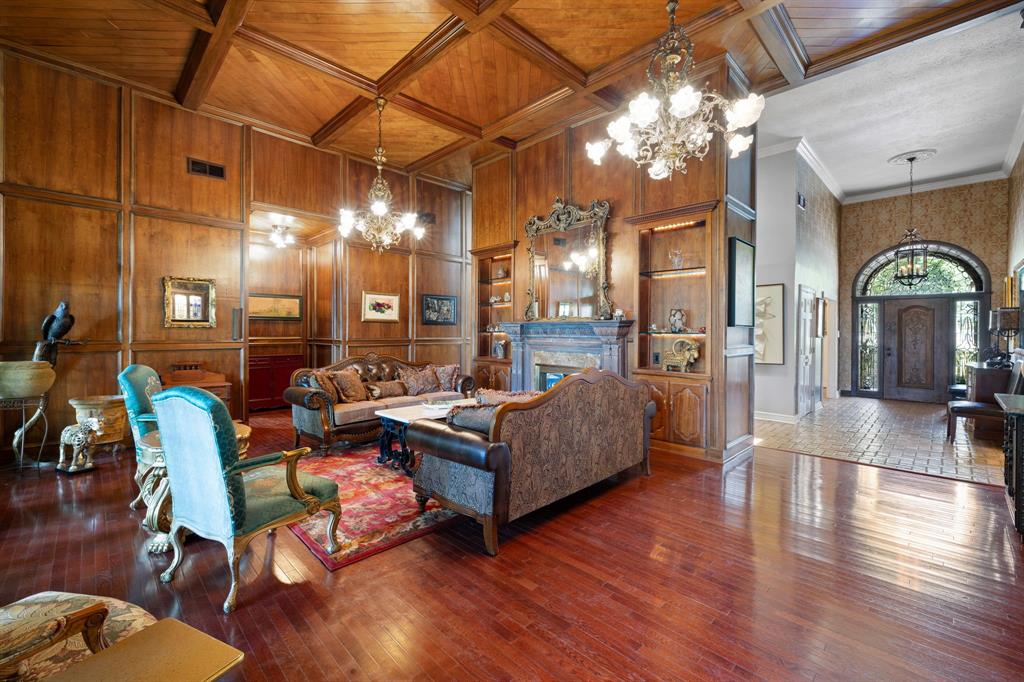 2 Nobhill Drive