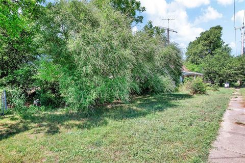 Tiny photo for 601 E Houston Street, Leonard, TX 75452 (MLS # 20981463)