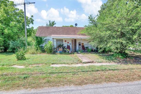 601 E Houston Street Leonard TX 75452