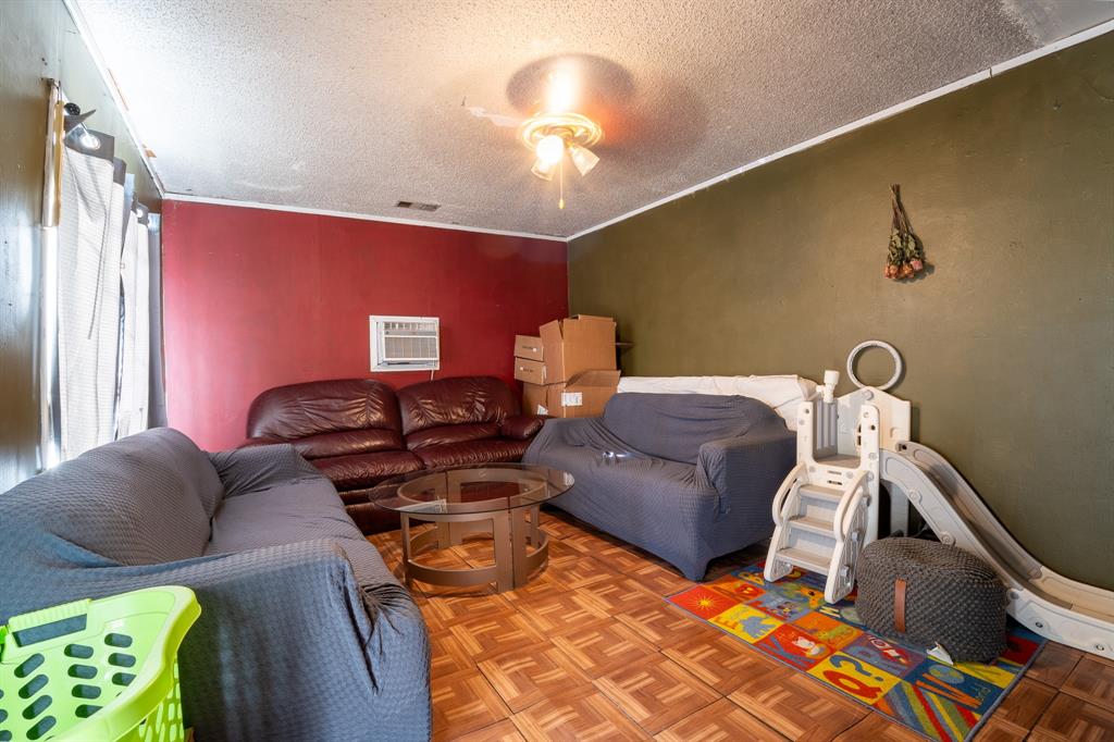 Home Gardens - Residential