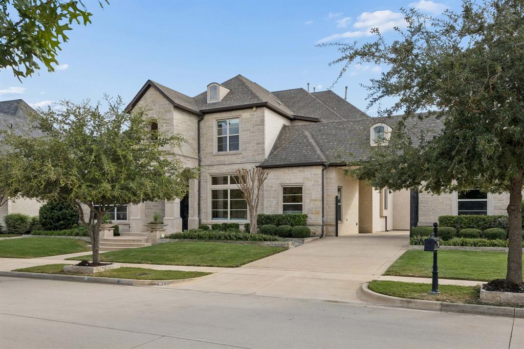 917 Lake Carillon Lane