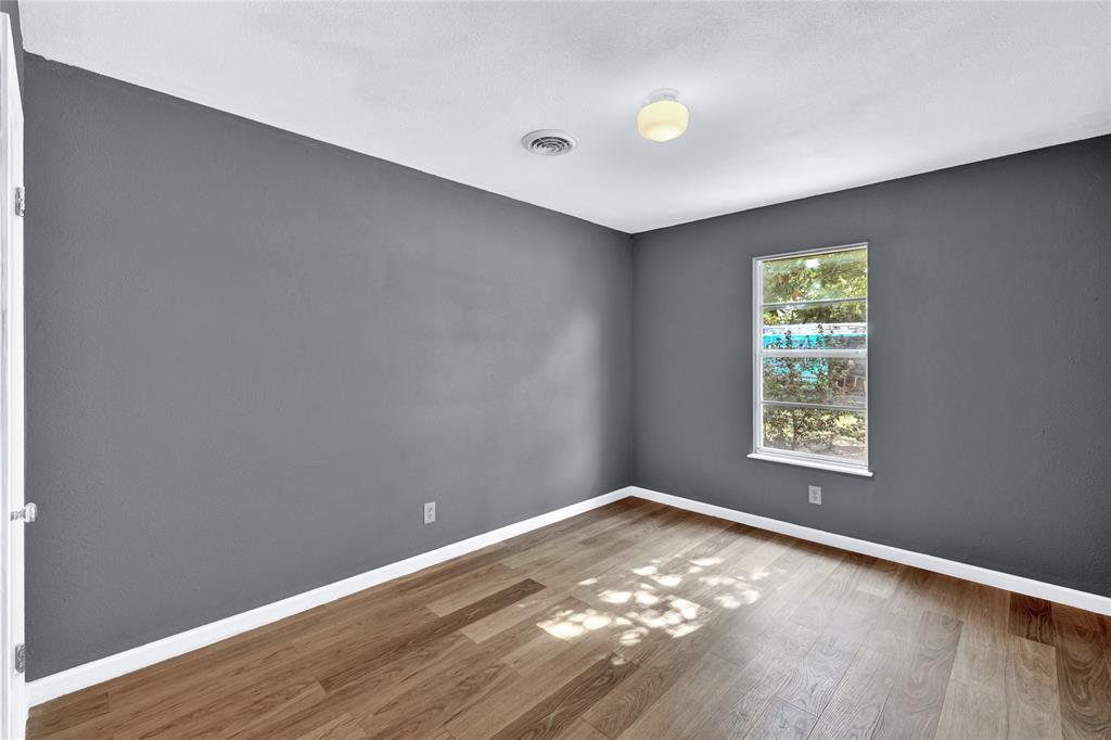 ROBERTSON - Residential