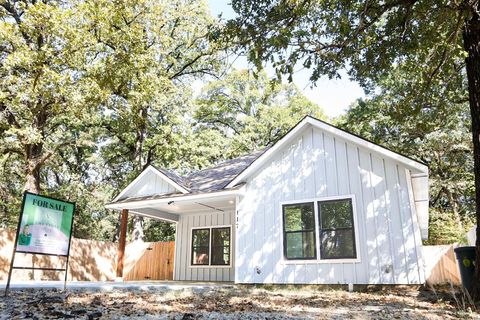 A home in Mabank