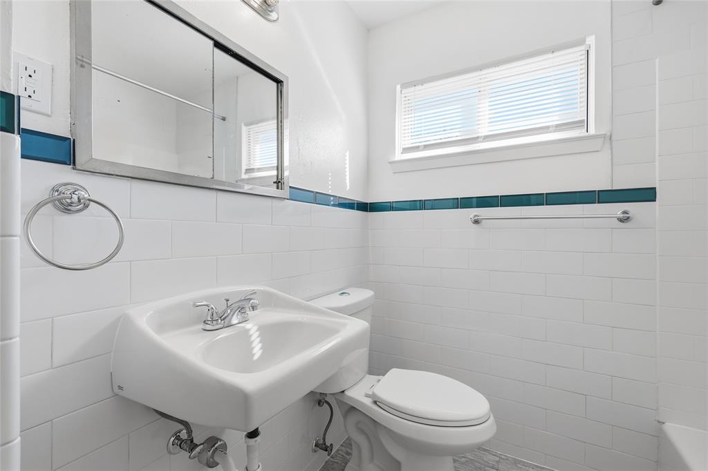 Country Club Park 02 - Residential Lease