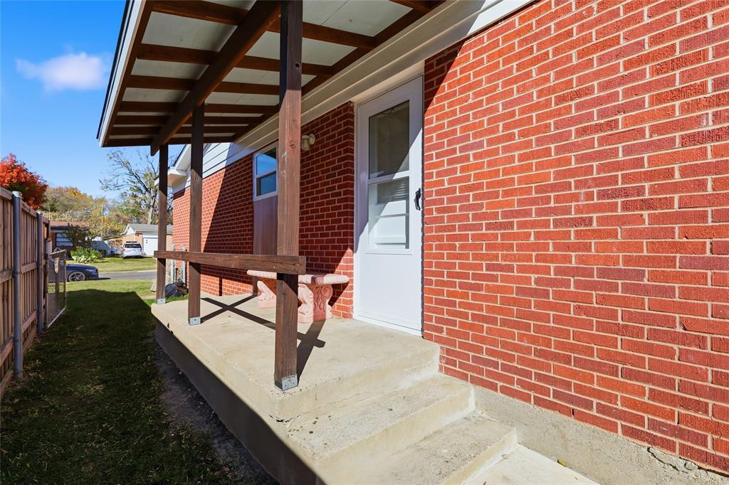 Country Club Park 02 - Residential Lease