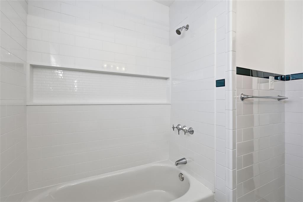 Country Club Park 02 - Residential Lease