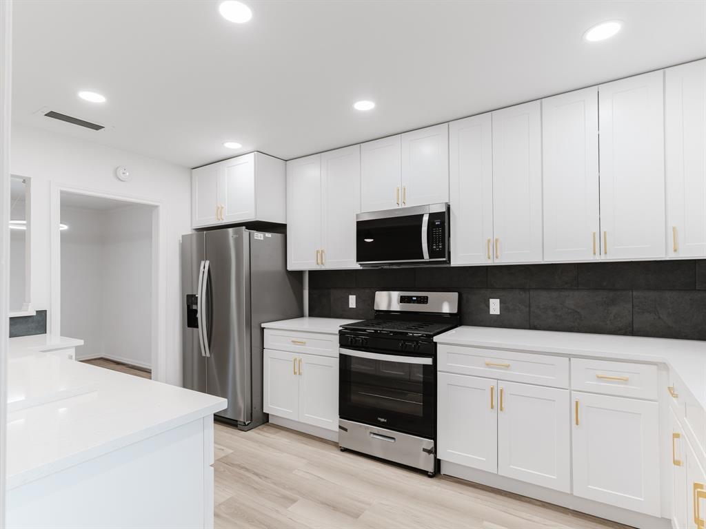 126 E Scotland Drive