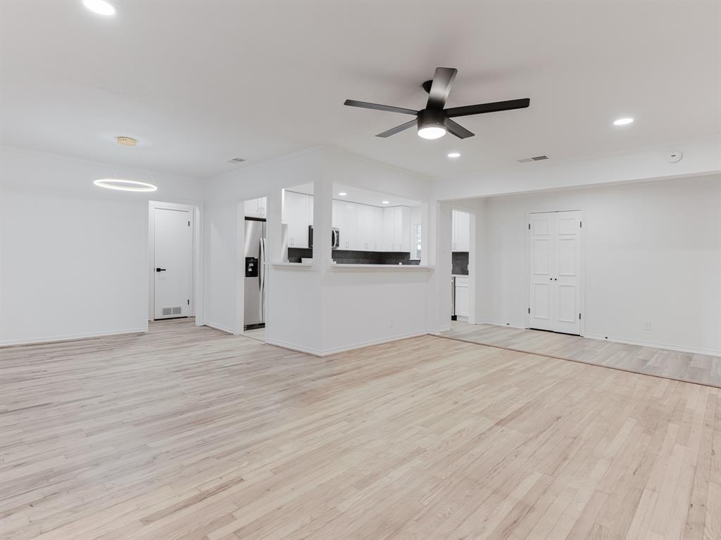 126 E Scotland Drive