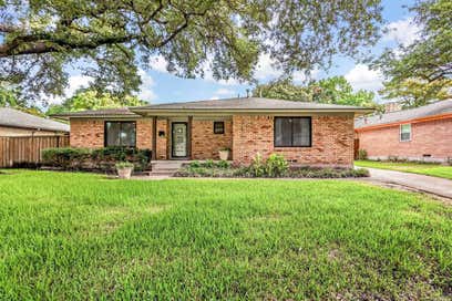 2510 Pinebluff Drive Dallas TX 75228