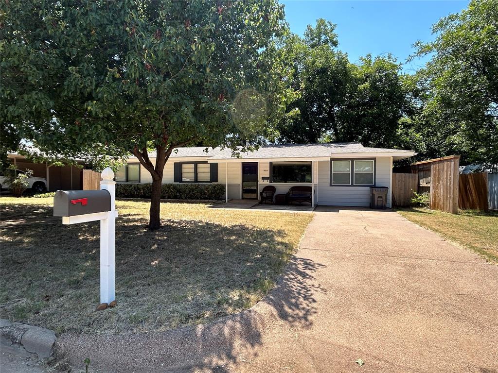 908 Fairview Street