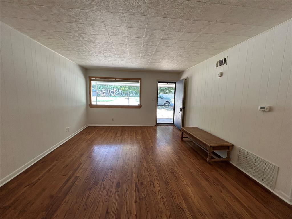 908 Fairview Street