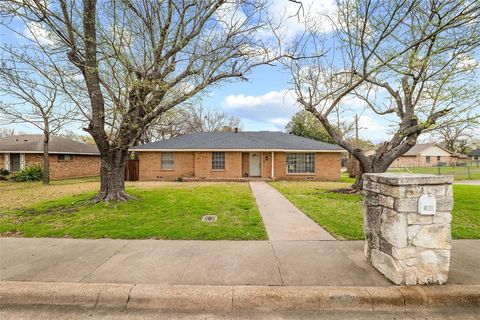 422 Brookview Drive DeSoto TX 75115