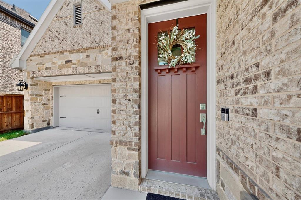 3432 Rosebud Park Lane