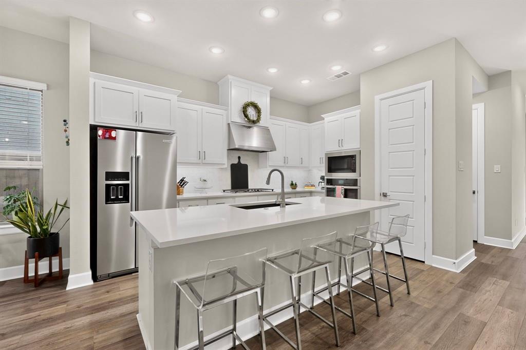 3432 Rosebud Park Lane