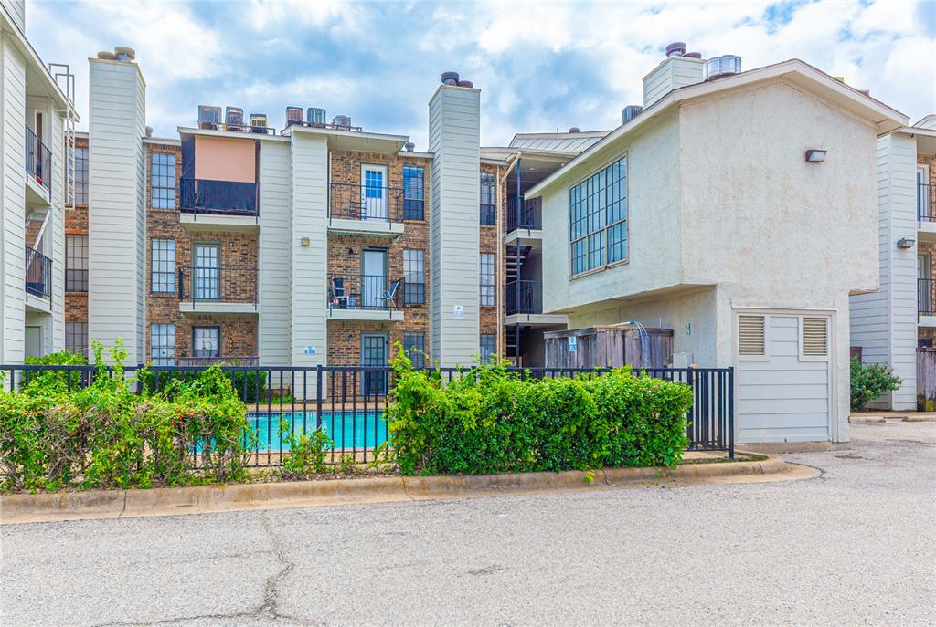 Hillcrest Hollows Condos - Residential