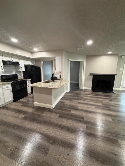 Photo of 2304 Balsam Drive #E107, Arlington, TX 76006 (MLS # 21300283)