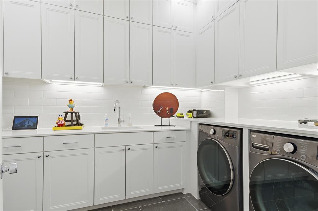 Residences Condos Bldg 1 - Residential