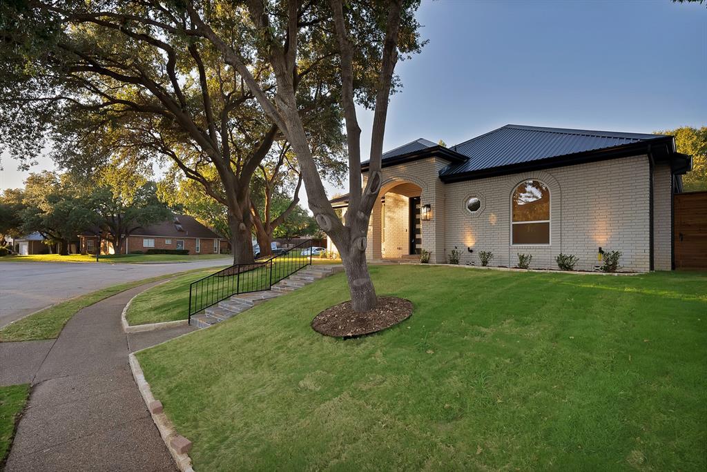 1913 Crockett Circle