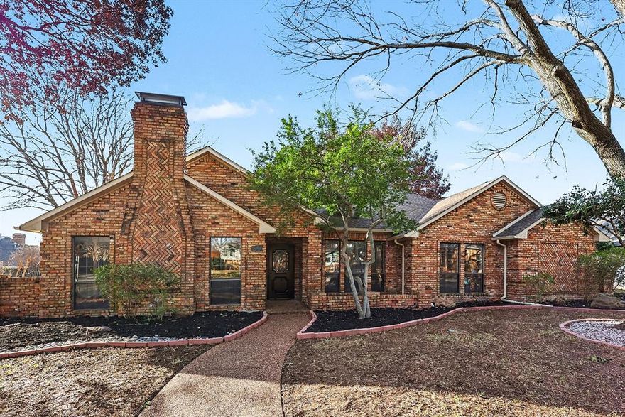 This Preston Highlands beauty is Fully updated and well maintained featuring recent repairs and improvements throughout.  Interior updates include new flooring and fresh paint throughout, along with new light fixtures. The kitchen has been renovated with painted cabinets, new quartz countertops, backsplash, appliances, sink, faucet, garbage disposal, and new glass in cabinet doors. Bathrooms feature new countertops, sinks, and faucets, with the primary bathroom fully updated to include a new shower, faucets, sinks, countertops, paint, flooring, and lighting. Exterior improvements include new sod installed in the front yard in September with ongoing fertilization and maintenance by Gecko Green, fresh mulch in flower beds, and a replaced sprinkler control system in October. This one also has regular pest-termite service all on a impressive corner lot with large backyard just waiting for the entertainment to start. This one will move so you better Move it!