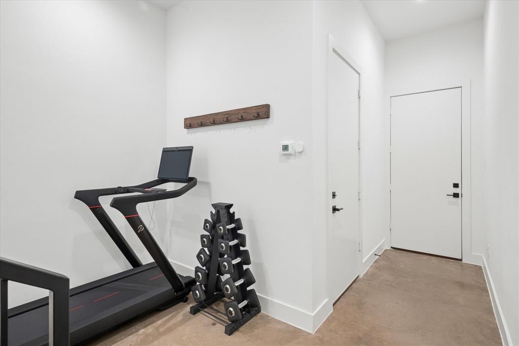 2130 Lovedale Avenue 102