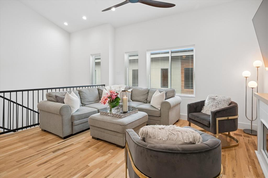 2130 Lovedale Avenue 102