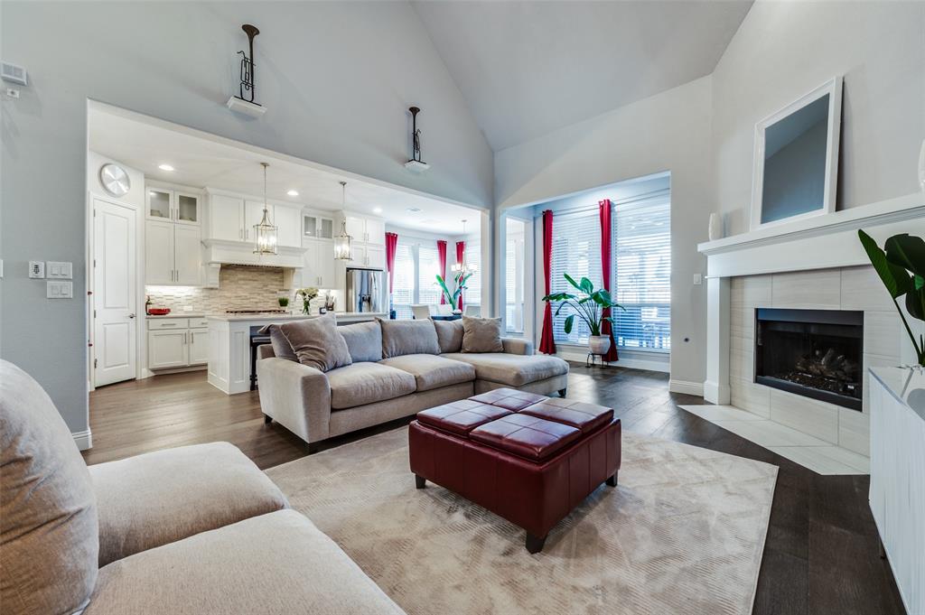 2921 Darcy