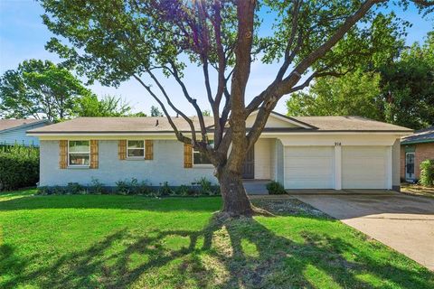 Photo of 914 Royal Street, Forney, TX 75126 (MLS # 21100213)