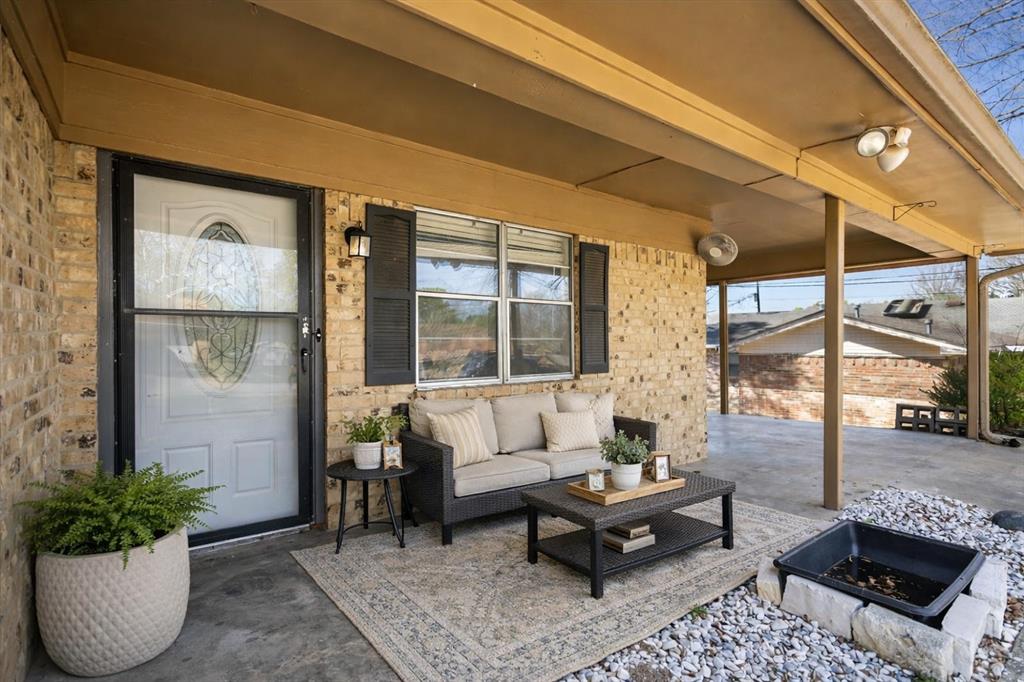 M FALVEL - Residential