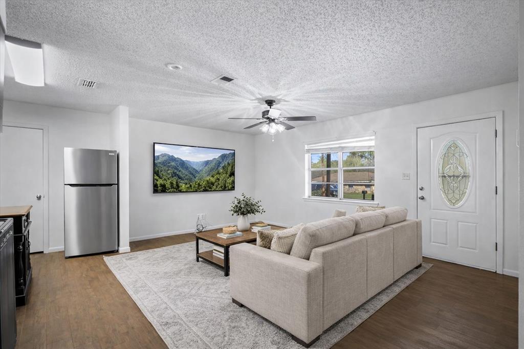 M FALVEL - Residential