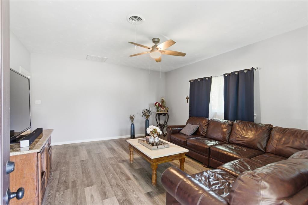 401 W Mesquite Street