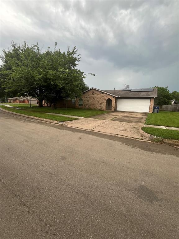 905 Redbud Street