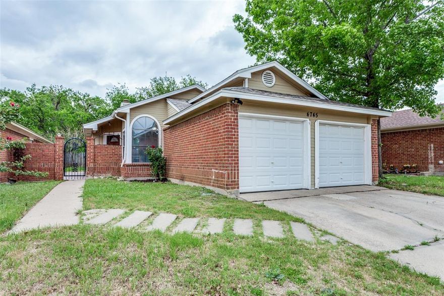 Nicely updated 3-bedroom, 2-bathroom home located in Keller ISD featuring an open-concept layout with vaulted ceilings and abundant natural light. The spacious kitchen offers stainless steel appliances and granite countertops, providing ample prep space and seamlessly flowing into the main living and dining areas, making it ideal for both everyday living and entertaining. The primary suite includes double vanity sinks and a well-designed layout, offering a comfortable and functional retreat. Secondary bedrooms are generously sized and provide flexibility for guests, a home office, or additional living space. This move-in ready home offers a functional floor plan with a great balance of openness and privacy, all in a convenient location close to shopping, dining, and major highways.