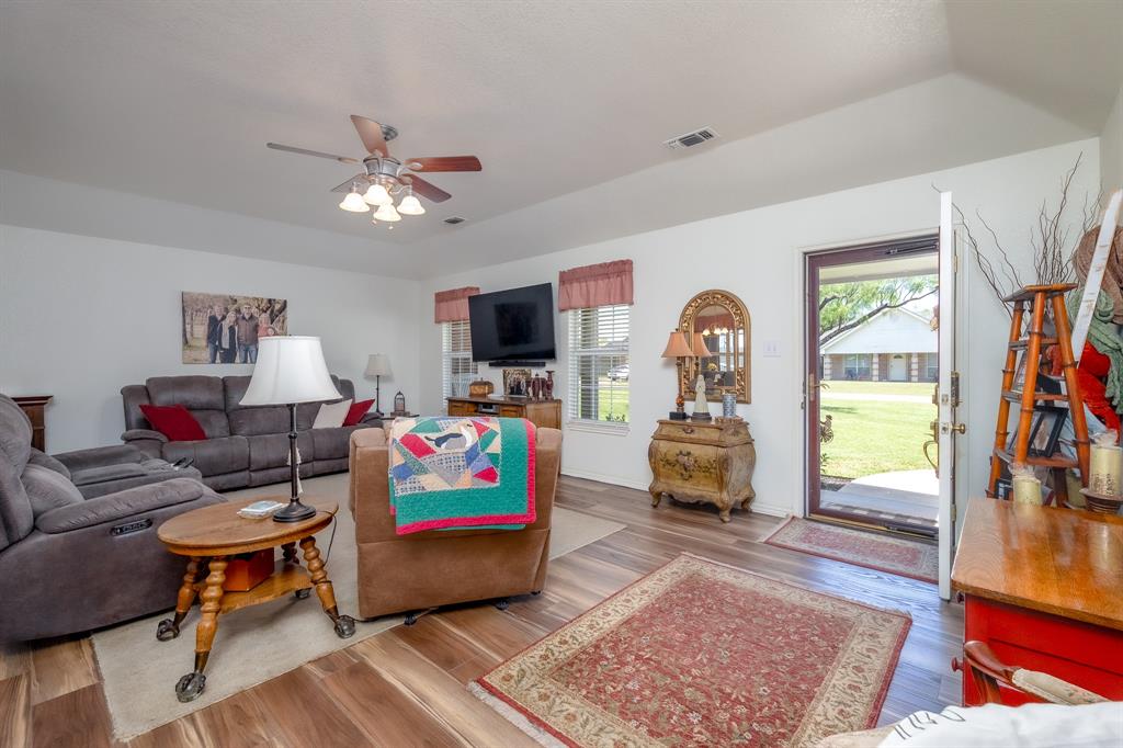 1113 Devin Drive