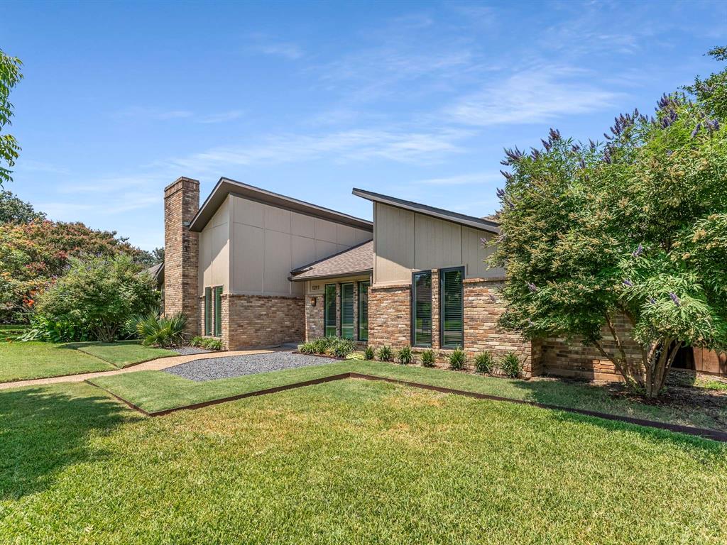 1211 Kenshire Lane