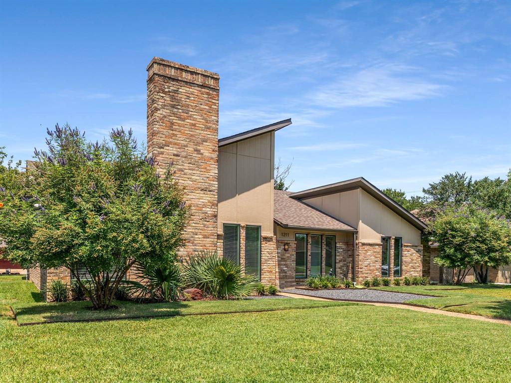 1211 Kenshire Lane