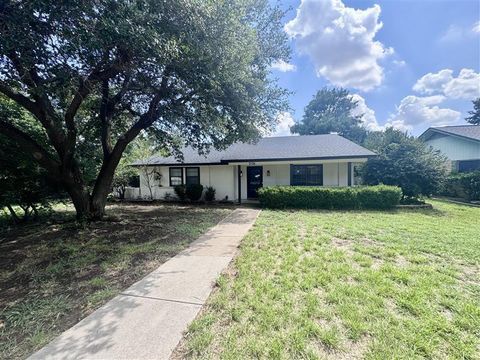 2126 Huntington Drive Arlington TX 75051