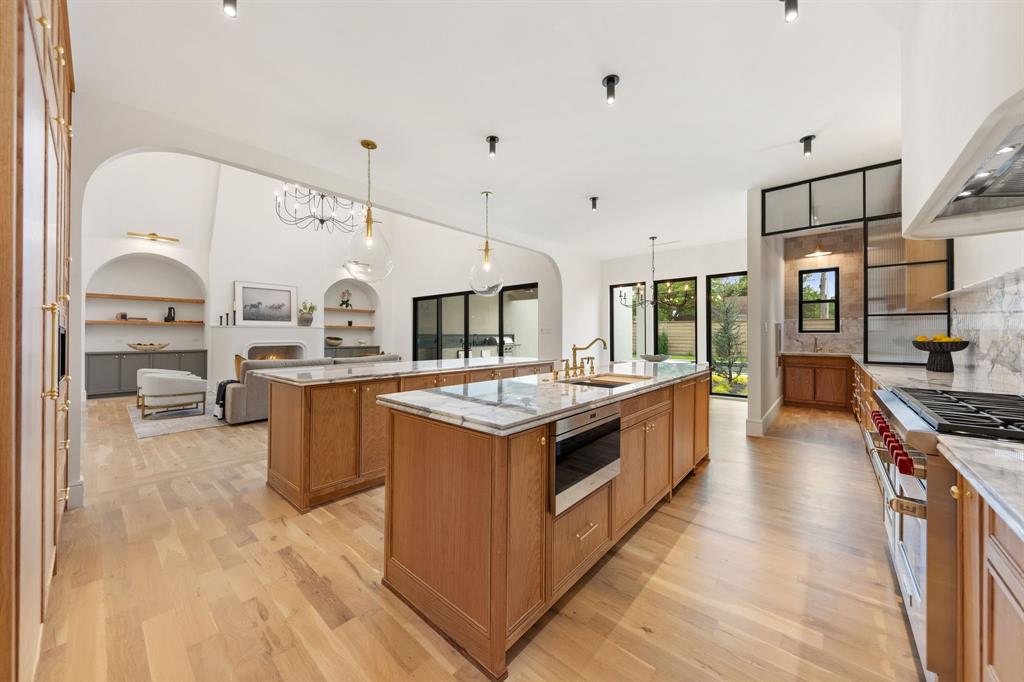 5510 Del Roy Drive