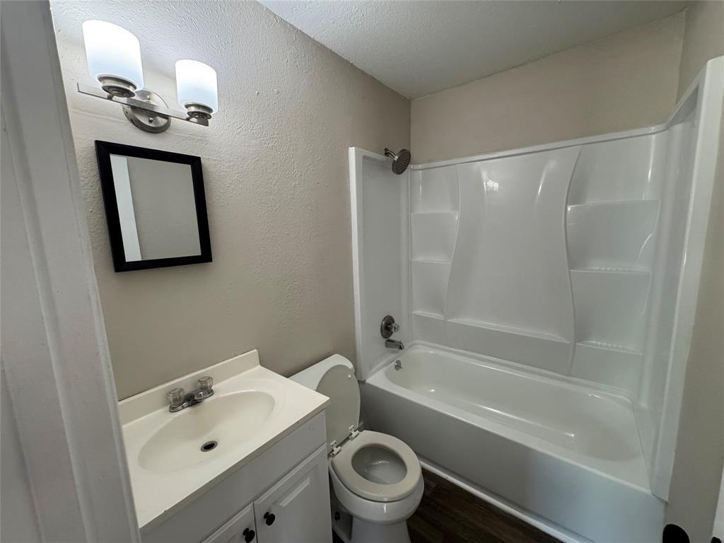 F Lundt - Residential